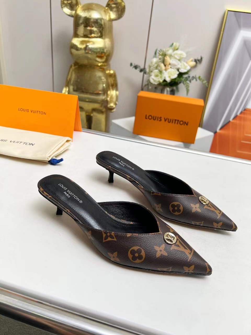 Louis Vuitton new fashionable and versatile women's leather high heels