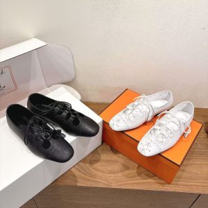 Sandalias planas versátiles, transpirables y cómodas de cuero casual de nueva moda de Hermes.