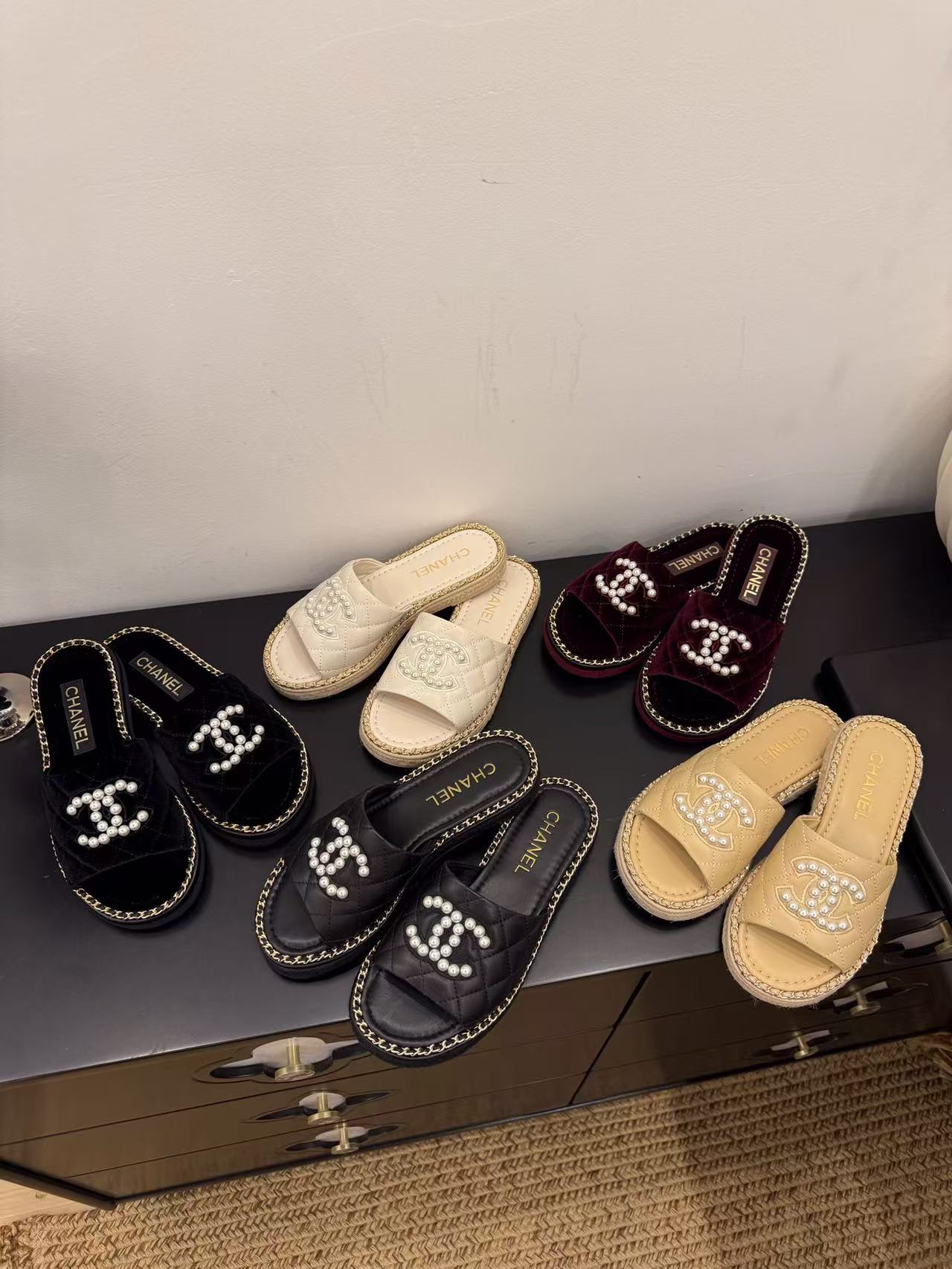 Chanel new ladies' fashion trend all-match genuine leather casual slippers