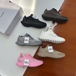 alo yoga Alo Runner stylish, comfortable, versatile, wear-resistant, breathable low-top casual running shoes
