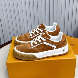 Louis Vuitton's new hot-selling men's plush fashionable, comfortable and breathable casual sports shoes