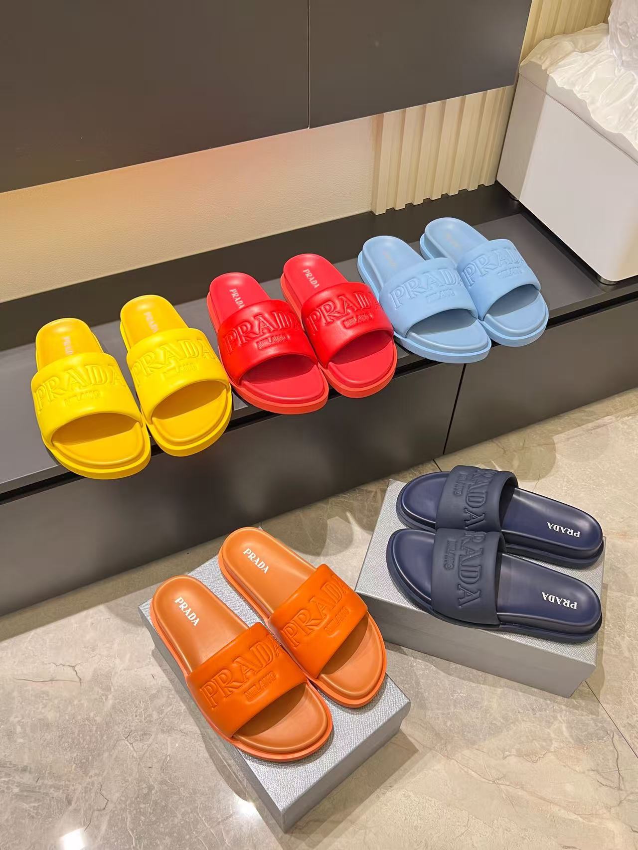 Prada new fashion men's and women's loose high-end comfortable genuine leather casual slippers