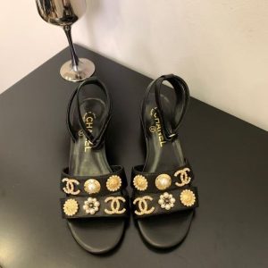 Chanel's new ladies' fashionable and versatile exquisite and elegant genuine leather multi-style ornaments with comfortable lining and customized genuine leather outsole sandals
