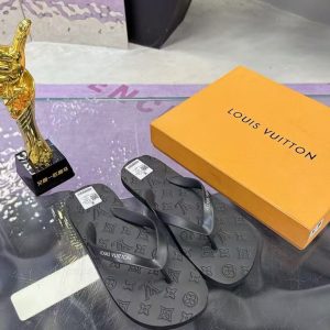 Louis Vuitton's new men's fashionable and versatile exquisite and elegant genuine leather casual flip-flops