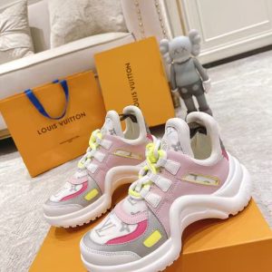 Louis Vuitton's new couple's style fashionable and versatile exquisite and elegant genuine leather casual sports shoes