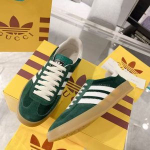 Gucci's new men's and women's styles are fashionable and versatile co-branded casual shoes