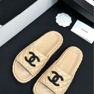 Chanel's new women's leather trendy versatile fashion elegant with air cushion casual slippers