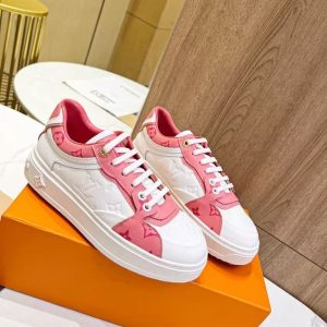 Louis Vuitton's new couple's style fashionable and versatile exquisite and elegant genuine leather casual sports shoes