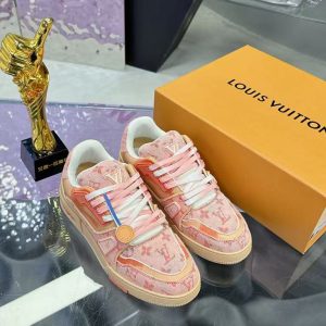 Louis Vuitton's new couple's style is fashionable, versatile, exquisite and elegant, genuine leather, breathable, comfortable lining, high-quality casual shoes