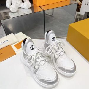 Louis Vuitton's new couple's fashionable and versatile exquisite and elegant genuine leather breathable and comfortable trendy dad shoes