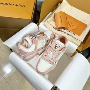 Louis Vuitton's new couple's fashionable and versatile exquisite and elegant genuine leather breathable and comfortable trendy casual sports shoes