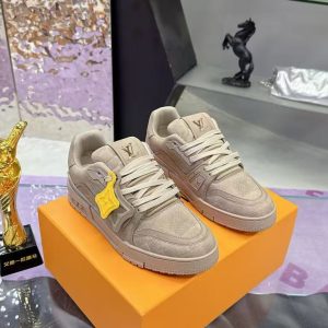 Louis Vuitton new couple fashion versatile exquisite elegant genuine leather casual sports shoes