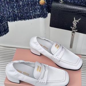New Miu Miu women's style versatile, comfortable and breathable leather lining, trendy and fashionable casual high-top shoes