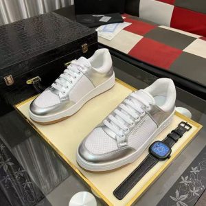 New Yves Saint Laurent men's and women's styles are fashionable and versatile genuine leather, breathable and comfortable, and rubber two-tone bottom casual sports shoes