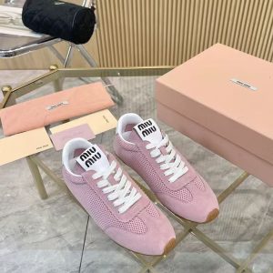 New Miu Miu women's style versatile, comfortable and breathable genuine leather suede lining, soft and fashionable casual sports shoes