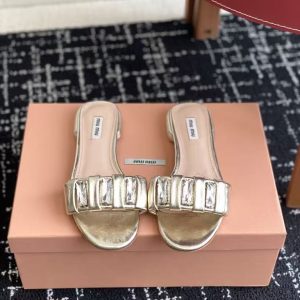 New Miu Miu women's style versatile, comfortable and breathable leather lining, trendy and fashionable casual slippers